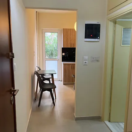 Cozy Apartment In Treis Gefires Athens Exterior photo