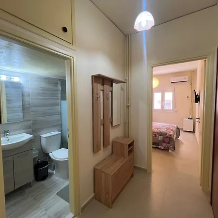 Cozy Apartment In Treis Gefires Athens Exterior photo