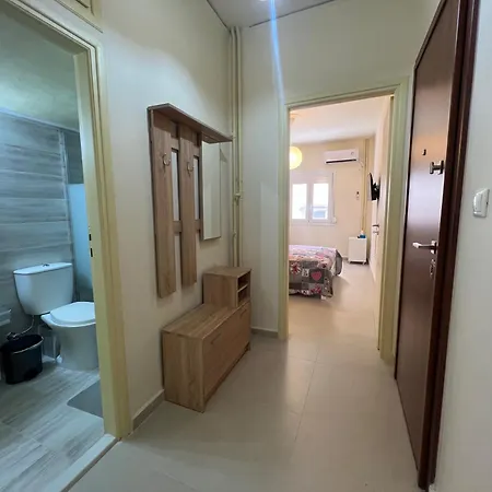 Cozy Apartment In Treis Gefires Athens Exterior photo